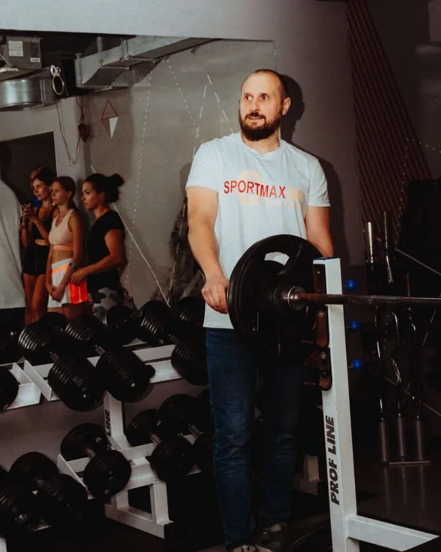 Євген, тренер тренажерної зали SPORTMAX86